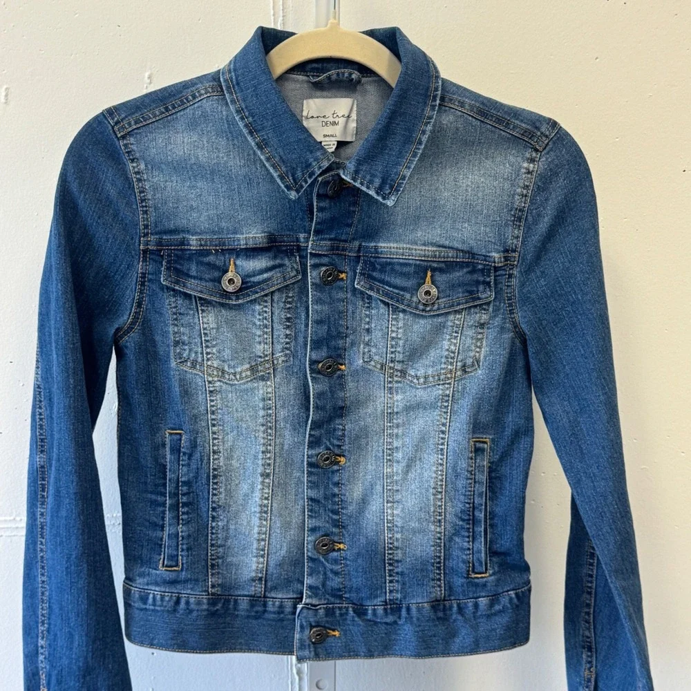 Love Tree Denim Women's Medium Wash Stretch Jean Jacket Small Contemporary